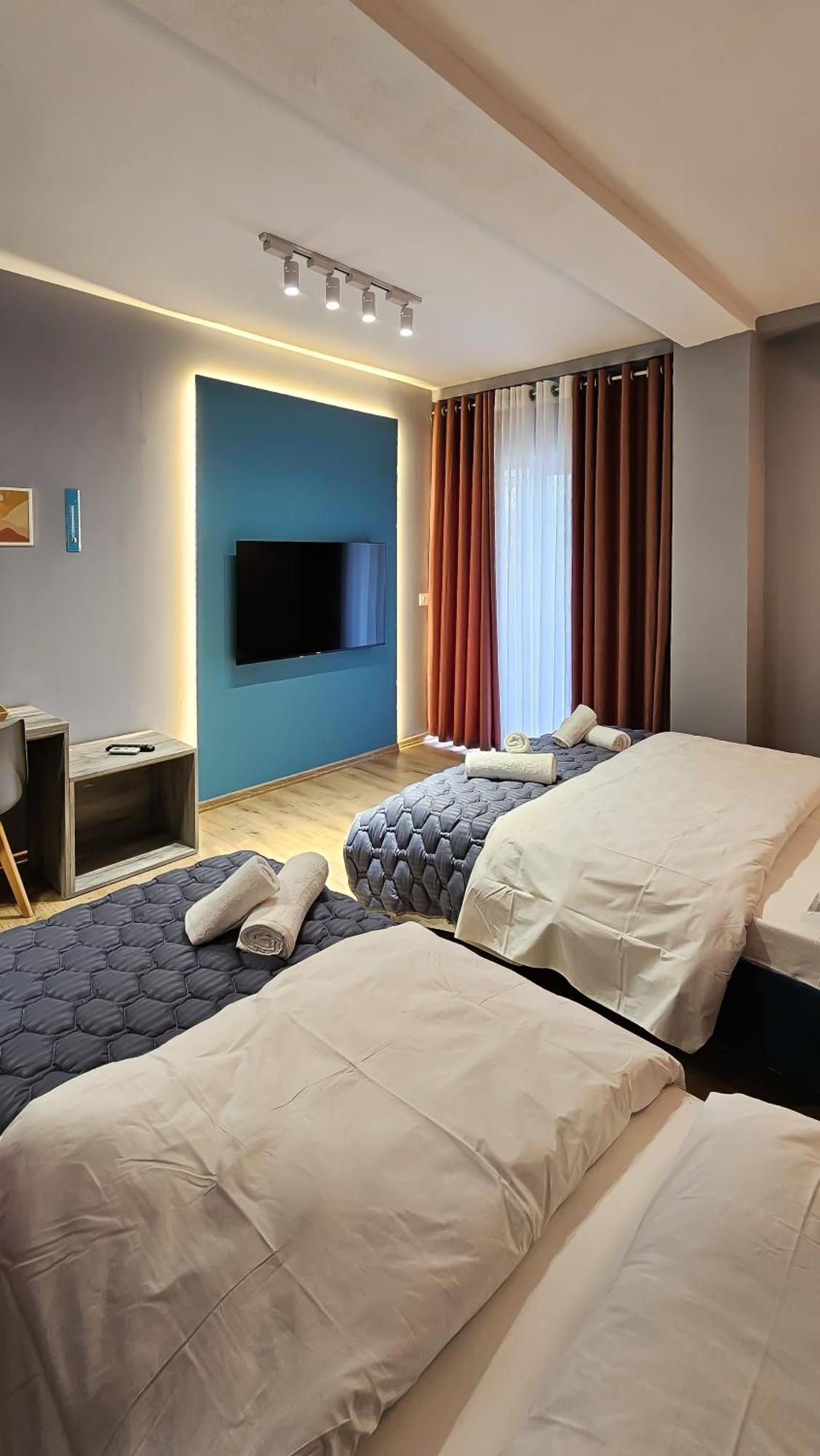Daisy Centre * Tirana