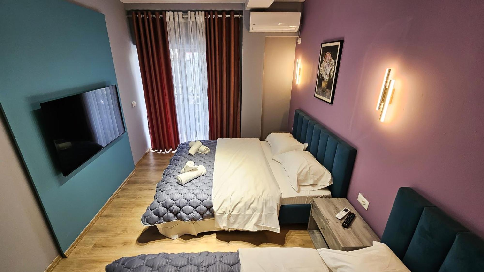 Daisy Centre * Tirana